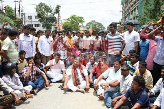 BJP members gherao Tripura CM's, Ministers' residences